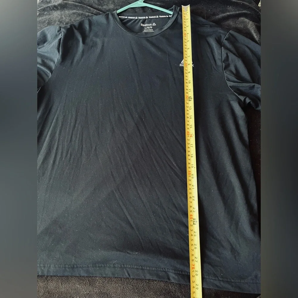 Men's Reebok Core tshirt. Size L - Picture 3 of 6